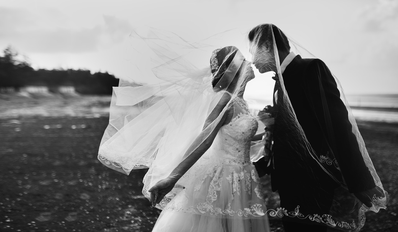 鹿晗婚姻狀況最新消息,結婚了嗎?揭秘其最新動態。