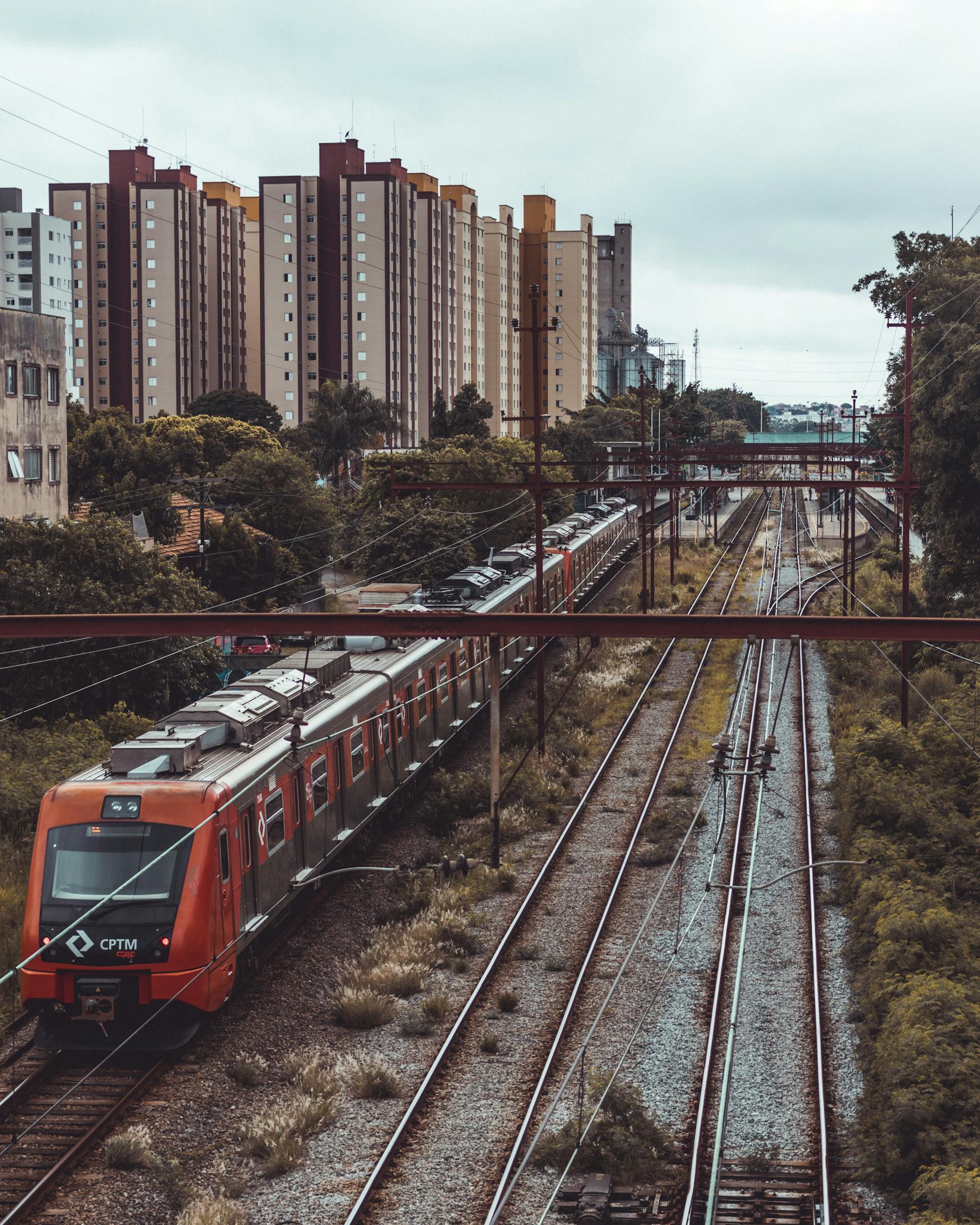 成都最新火車時刻表,連接城市的生命線