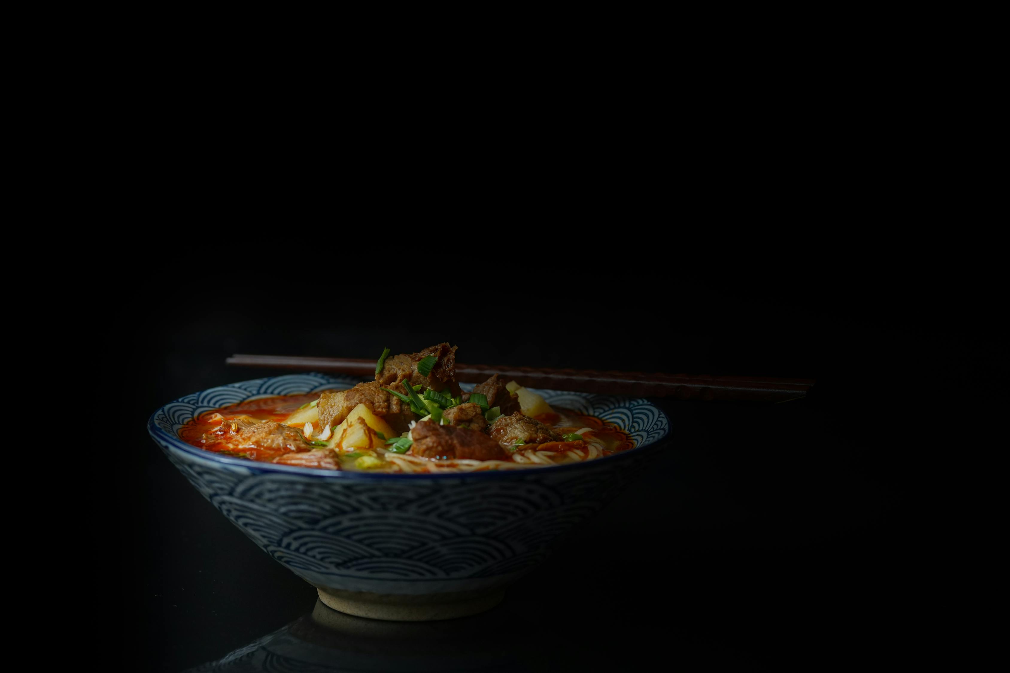 最新地攤小吃,點亮城市夜色的味蕾盛宴,開啟美食之旅!
